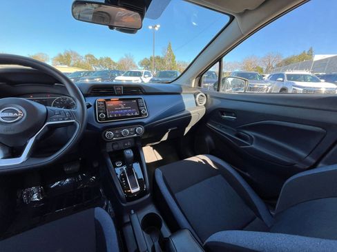 Used 2025 Nissan Versa SV image 33