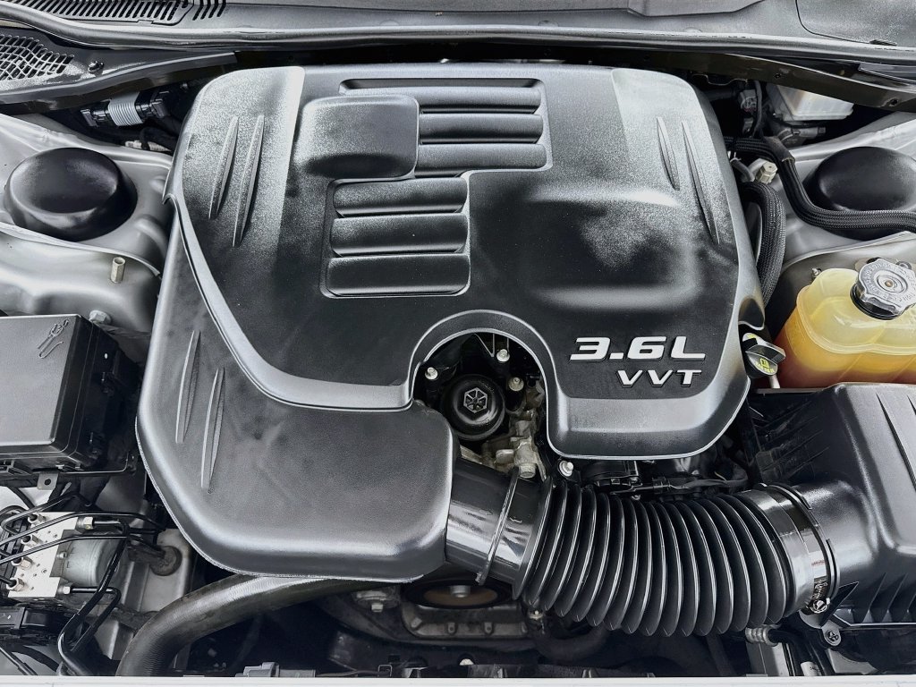 Used 2023 Dodge Challenger SXT RWD image 30