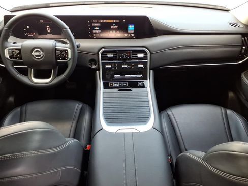 Used 2025 Nissan Armada SV RWD image 19