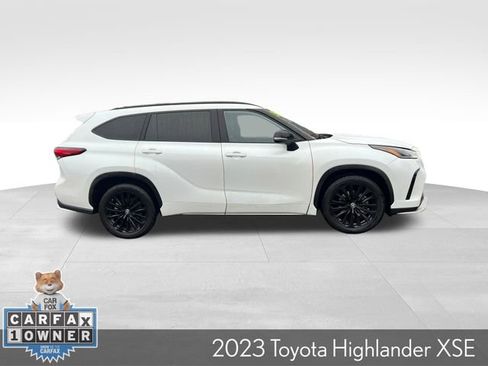 Used 2023 Toyota Highlander XSE image 5