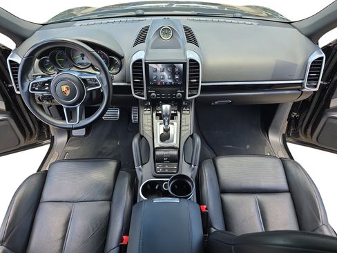 Used 2017 Porsche Cayenne S AWD/4WD image 9