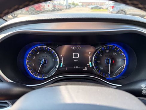 Used 2019 Chrysler Pacifica Touring-L FWD image 34