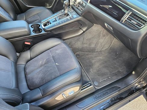 Used 2019 Porsche Macan image 17