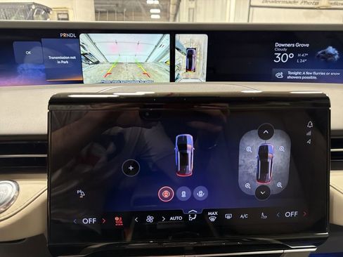 Certified 2025 Lincoln Nautilus Premier w/ Equipment Group 102A image 25