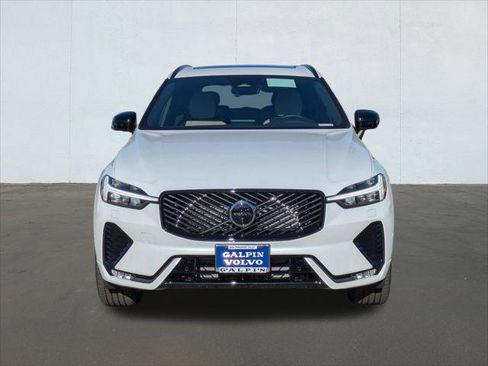 New 2026 Volvo XC60 B5 Plus w/ Protection Package Premier image 4