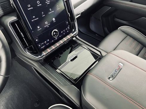 Used 2025 GMC Yukon AT4 Ultimate image 29