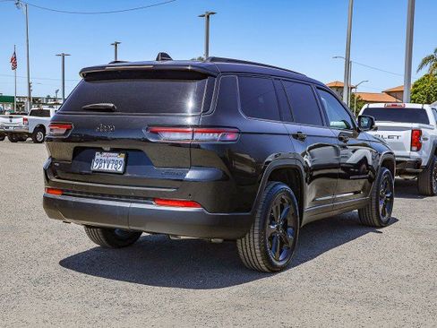 Used 2022 Jeep Grand Cherokee L Limited w/ Black Appearance Package RWD image 4