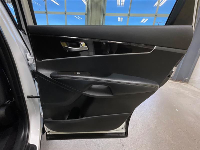 Used 2018 Kia Sorento AWD image 23