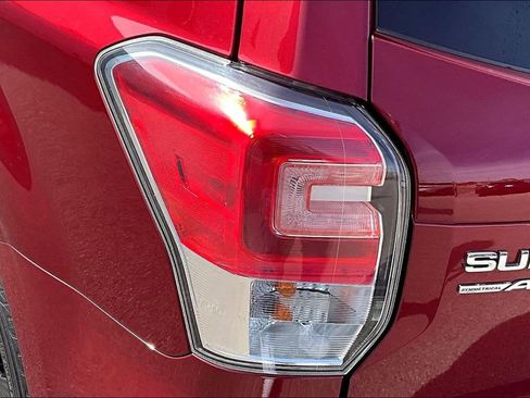 Used 2018 Subaru Forester 2.5i Premium w/ All-Weather Package AWD/4WD image 20