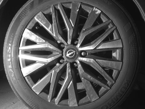 Used 2025 Nissan Altima 2.5 SV FWD image 15