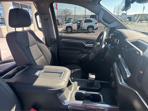 Used 2022 Chevrolet Silverado 1500 LTZ w/ Technology Package AWD/4WD image 28