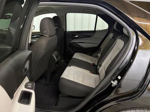 Used 2022 Chevrolet Equinox LS w/ LS Convenience Package FWD image 9