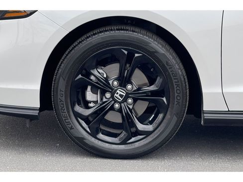 Certified 2025 Honda Accord SE image 40