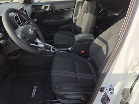 New 2026 Hyundai Venue SEL FWD image 4