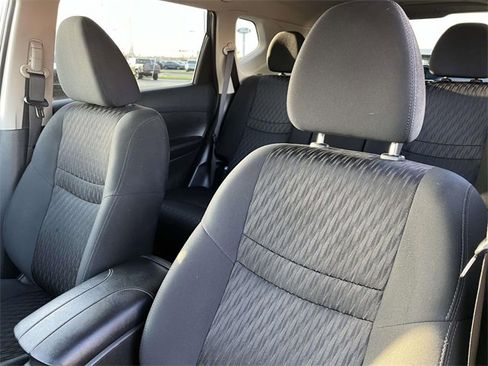 Used 2020 Nissan Rogue SV image 23