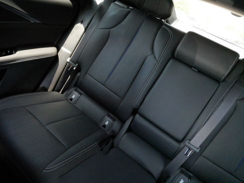 Used 2024 Cadillac Lyriq Luxury AWD/4WD image 12