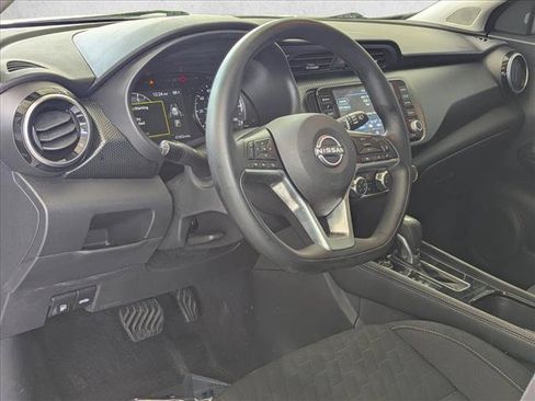 Used 2023 Nissan Kicks SV FWD image 10