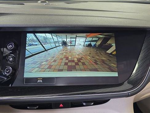 Used 2022 Buick Envision Essence w/ Safety Package image 19