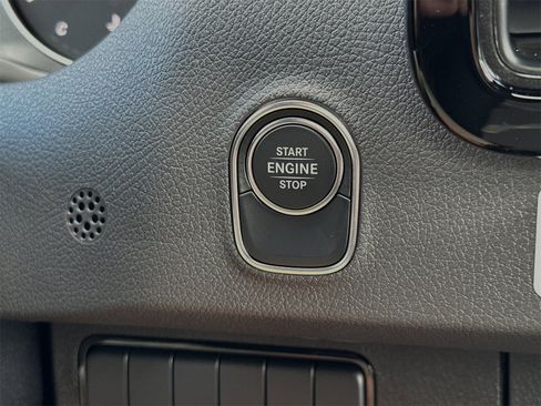 Used 2024 Mercedes-Benz Sprinter 2500 image 25