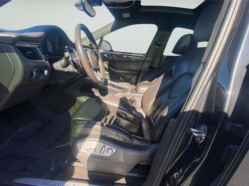 Used 2017 Porsche Macan S image 9