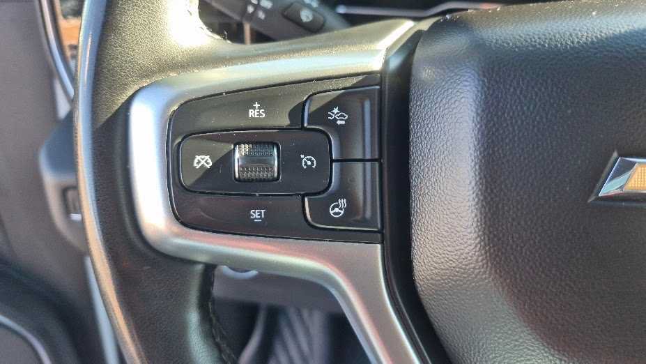 Used 2024 Chevrolet Silverado 2500 LTZ w/ LTZ Convenience Package AWD/4WD image 17