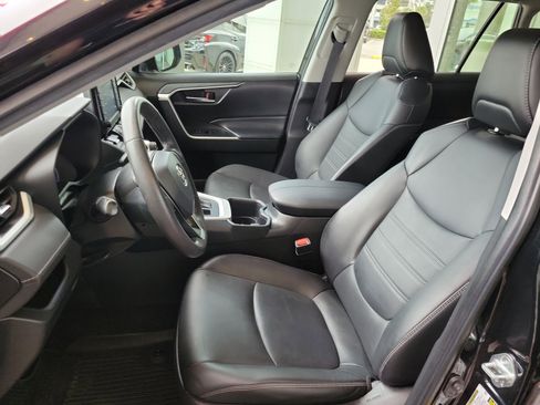 Certified 2022 Toyota RAV4 XLE Premium image 13