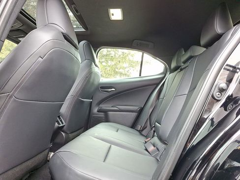 Used 2022 Lexus UX 250h w/ Premium Package image 10