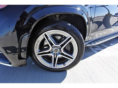 Used 2023 Mercedes-Benz GLS 450 4MATIC image 32