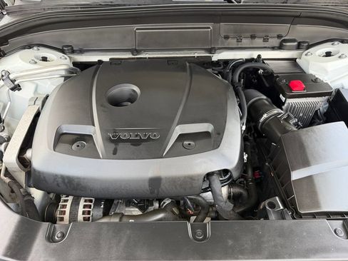 Used 2019 Volvo XC60 T5 Momentum w/ Multimedia Package AWD/4WD image 29