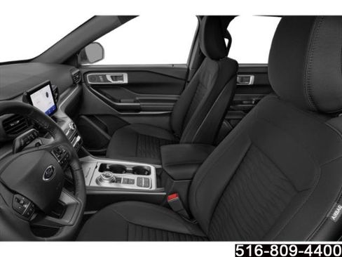 Used 2022 Ford Explorer XLT w/ Equipment Group 202A image 10