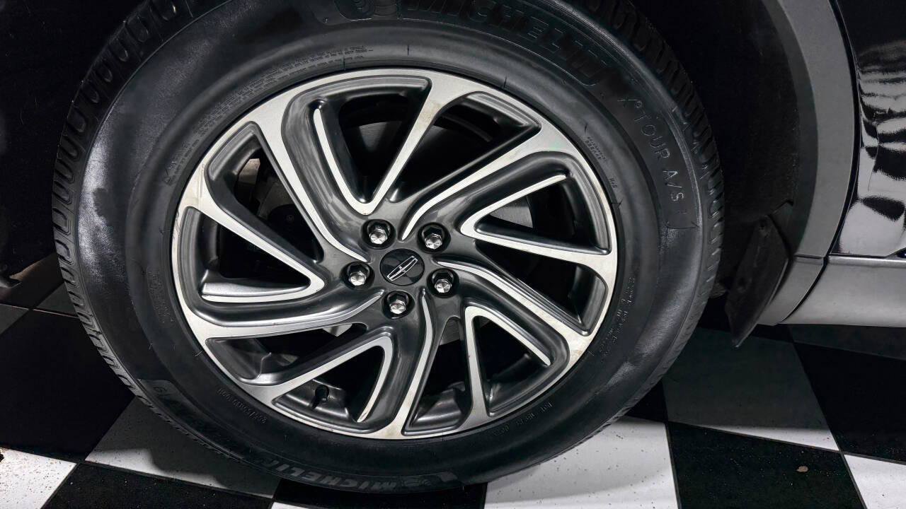 Used 2021 Lincoln Aviator AWD image 25