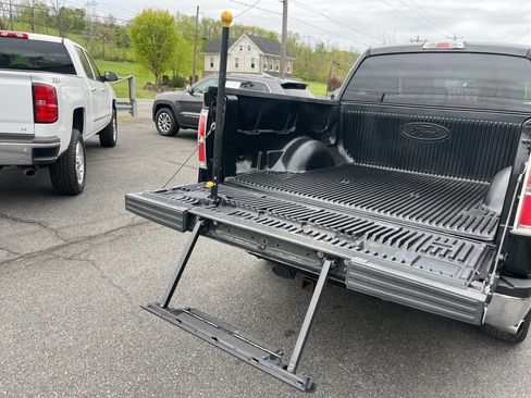 Used 2014 Ford F150 XLT w/ XLT Chrome Package AWD/4WD image 10