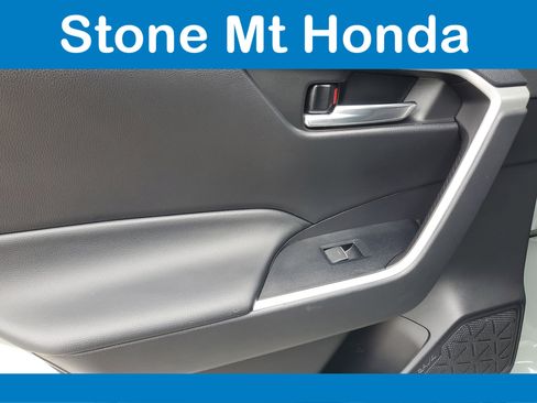 Used 2022 Toyota RAV4 XLE image 13