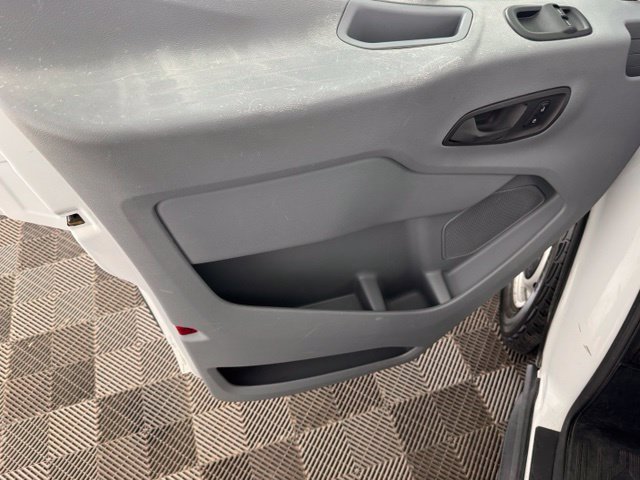 Used 2018 Ford Transit 150 XL RWD image 18