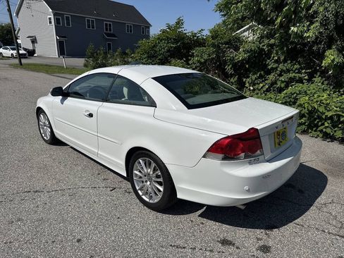 Used 2009 Volvo C70 T5 FWD image 6