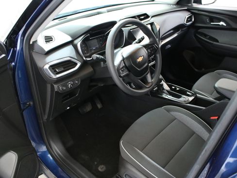 Used 2023 Chevrolet TrailBlazer LT w/ Convenience Package image 37