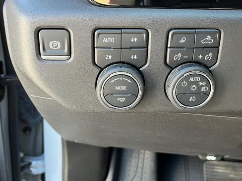 Used 2024 Chevrolet Silverado 1500 ZR2 image 18