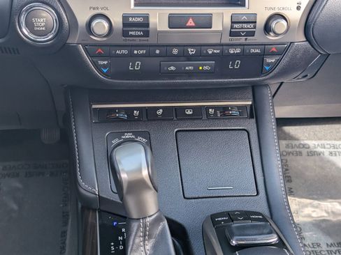 Used 2016 Lexus ES 350 w/ Luxury Package w/Wood Trim image 21