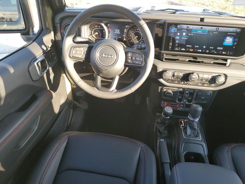 New 2026 Jeep Wrangler Unlimited Rubicon image 13