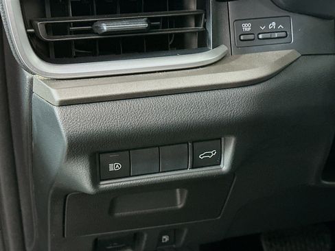 Used 2025 Toyota Grand Highlander XLE image 17