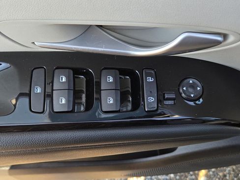 Used 2022 Hyundai Tucson Limited w/ Cargo Package image 18