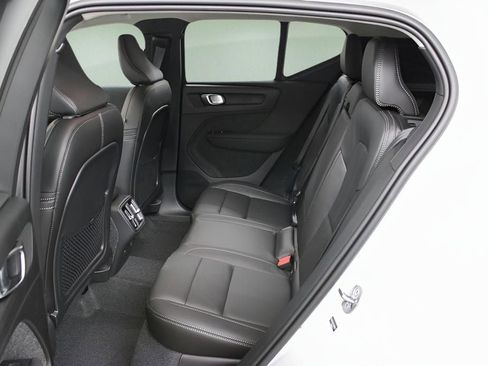 New 2025 Volvo XC40 B5 Core w/ Protection Package Premier image 25