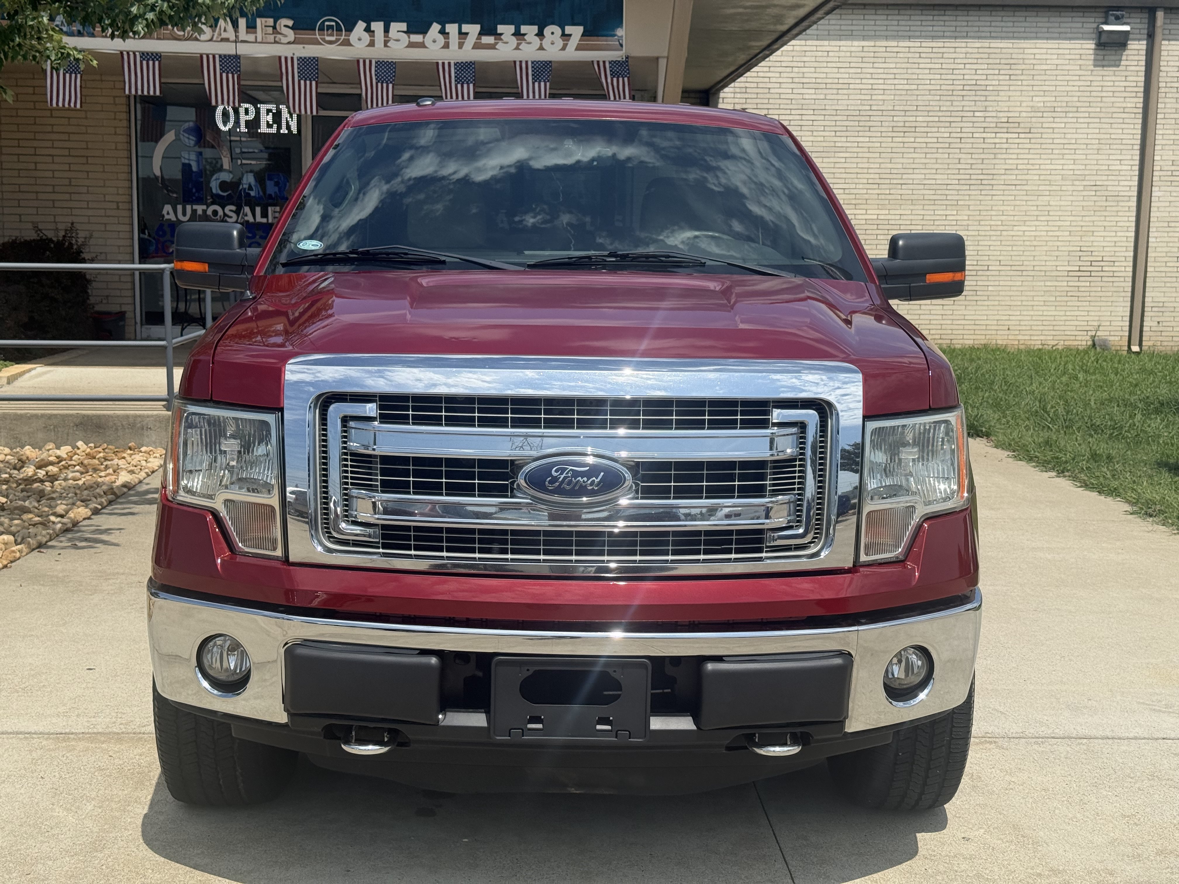 Used 2013 Ford F150 XLT w/ Luxury Equipment Group AWD/4WD image 2