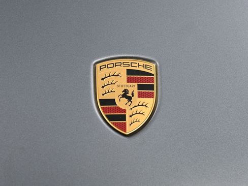 Certified 2025 Porsche 911 Carrera RWD image 31
