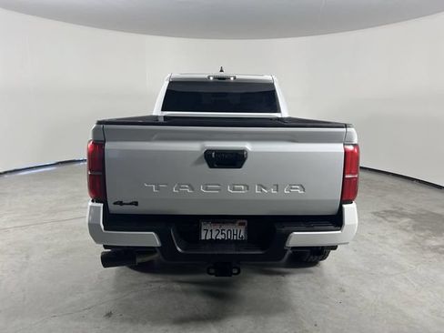 Used 2025 Toyota Tacoma TRD Sport AWD/4WD image 7