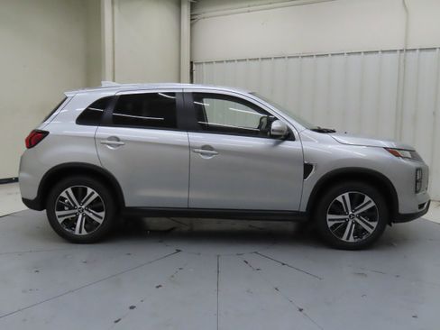 New 2025 Mitsubishi Outlander Sport SE image 2