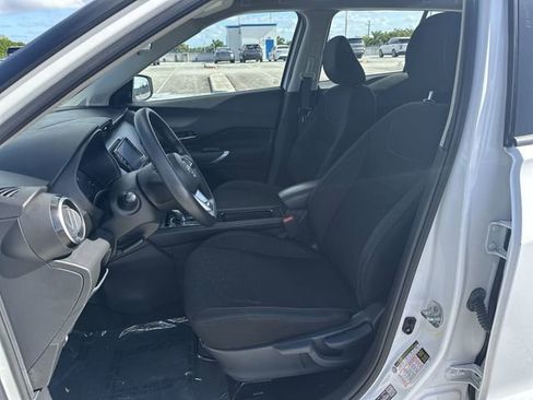 Used 2023 Nissan Kicks SV FWD image 30