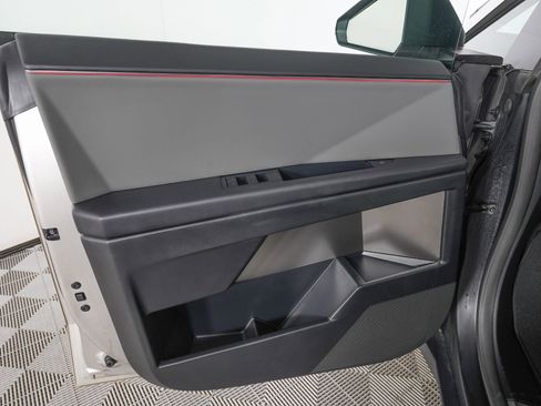 Used 2025 Tesla Cybertruck AWD Crew Cab image 15