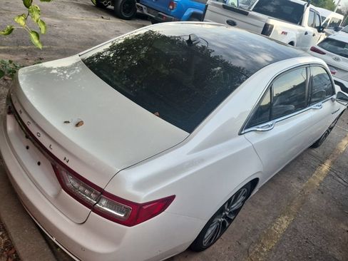 Used 2018 Lincoln Continental Reserve AWD/4WD image 12