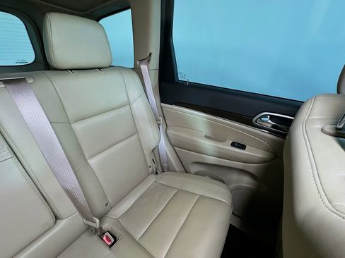 Used 2018 Jeep Grand Cherokee Limited AWD/4WD image 14